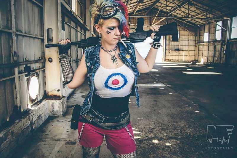 Tank_Girl_photographed_by_Malcolm_Flowers