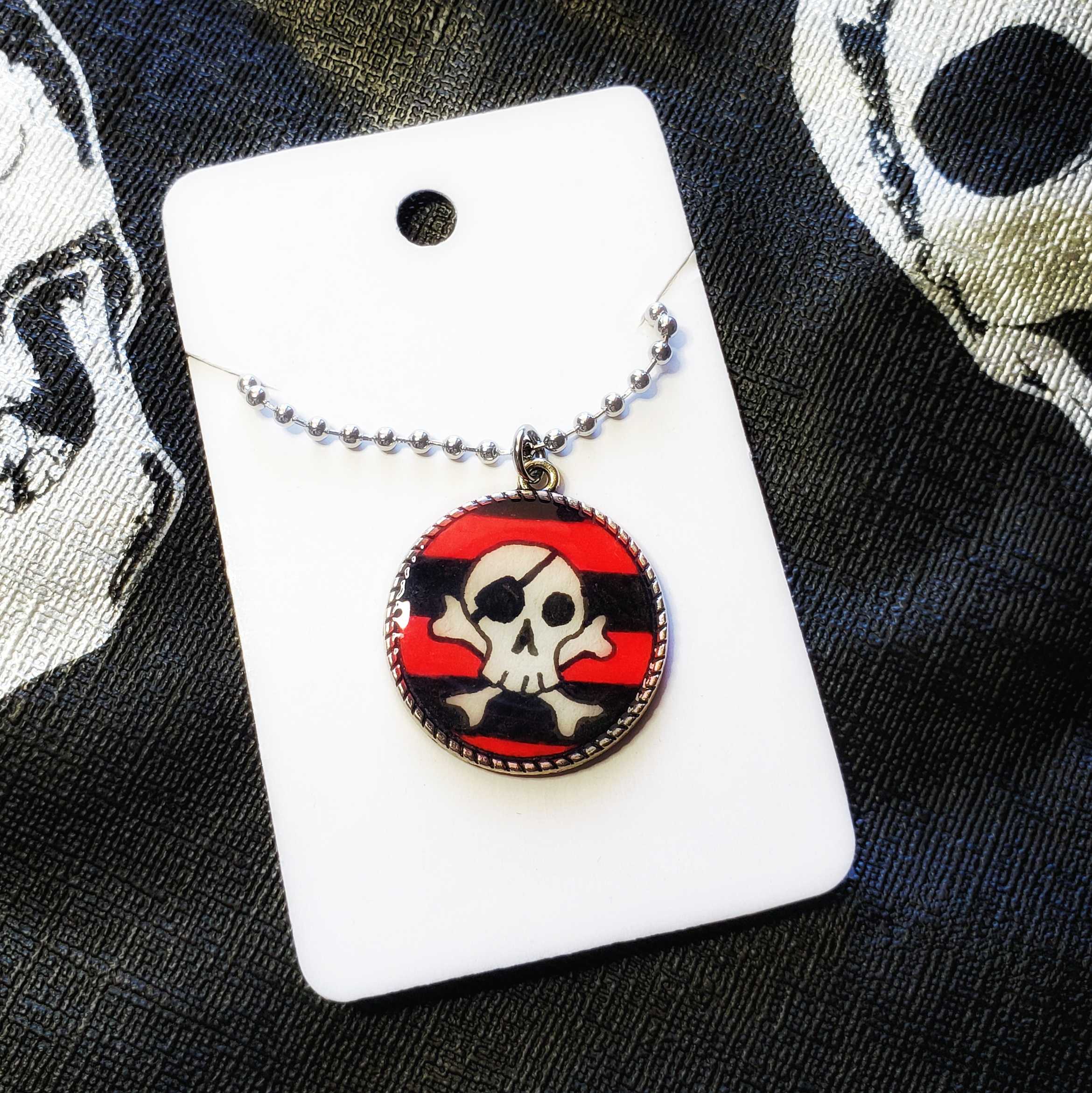 Jolly_Roger_Necklace
